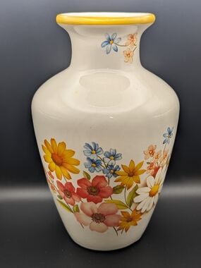 LOS ANGELES POTTERY Co./ Decorative Floral Designed Retro Vase (1970's)